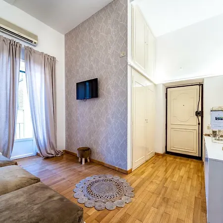 Apartment Elegance- Spanish Steps *