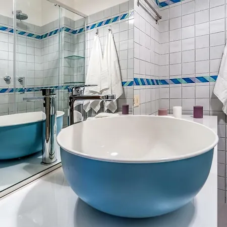 Apartment Elegance- Spanish Steps *